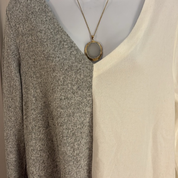 Gray/cream colored sweater - Picture 2 of 4